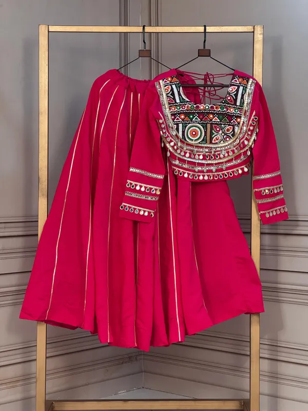 NAVRATRI_LEHENGA_CHOLI_COLLECTIONS-2025_