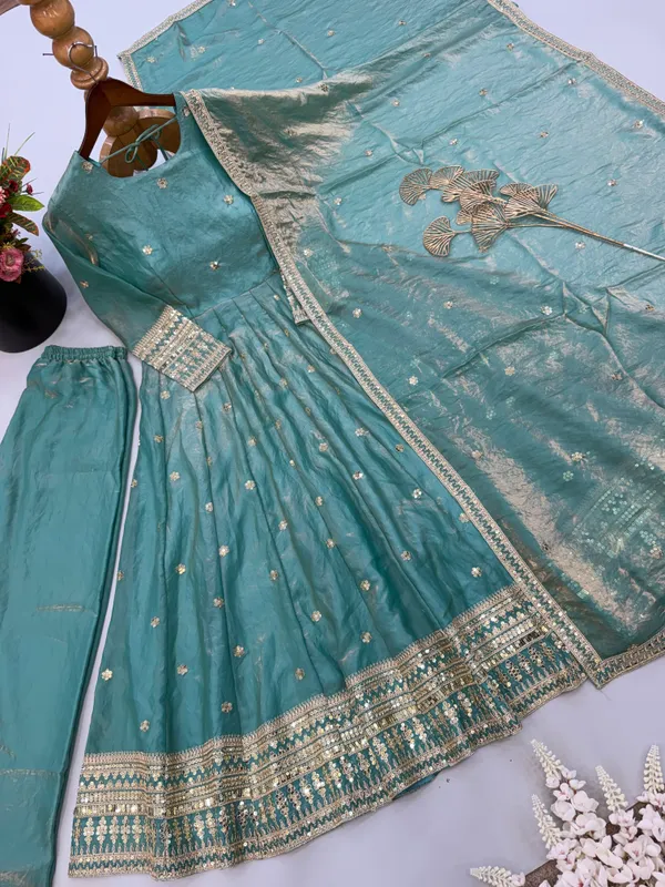 Women’s_Ethnic_Wear_