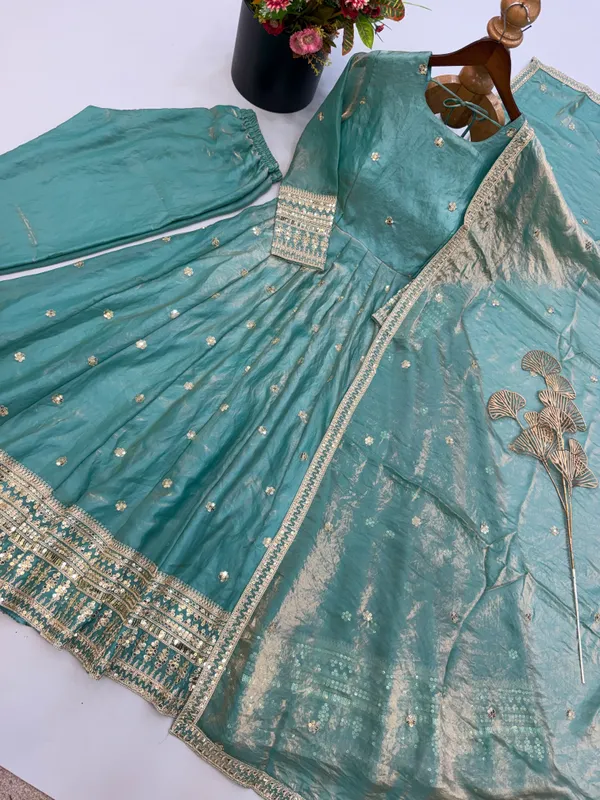 Women’s_Ethnic_Wear_