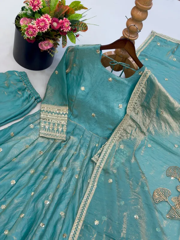 Women’s_Ethnic_Wear_