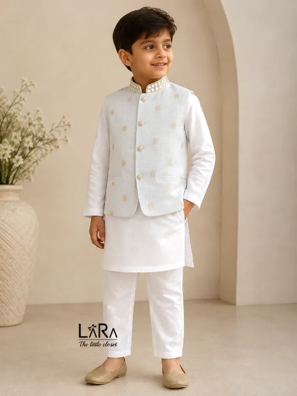 Ivory_white_3_piece_set_for_little_boys,_
