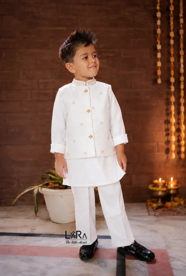 Ivory_white_3_piece_set_for_little_boys,_