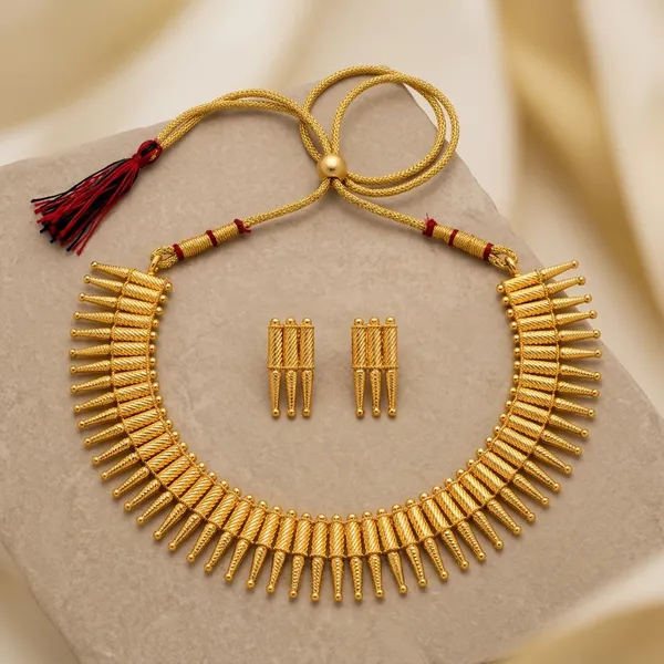Golden_Brass_And_Copper_Short_Necklace_For_Women