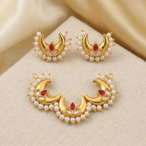 Golden_Brass_And_Copper_Mangalsutra_Pendant_For_Women
