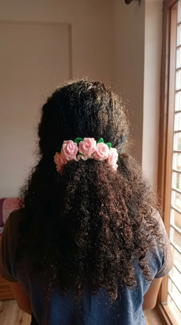 Pink_Cotton_Crochet_Rose_Hair_Gadar_Scrunchie_For_Women