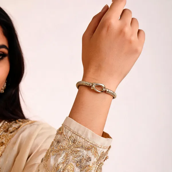 Gold_Toned_Twisted_Cable_Horseshoe_Clasp_Bracelet_For_Women