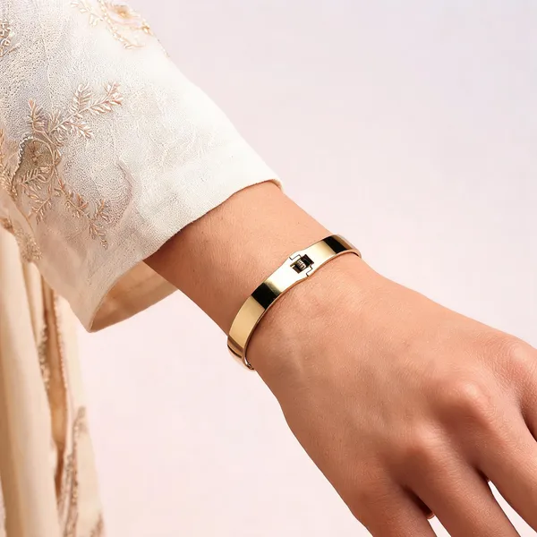 Gold_Toned_Stainless_Steel_Bracelet_For_Men