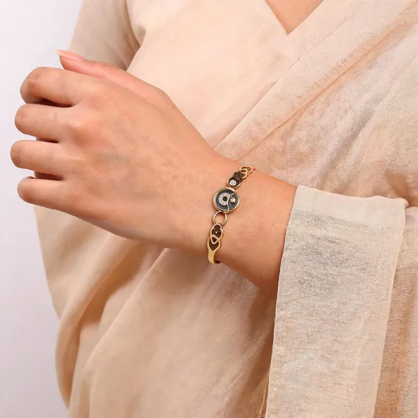 Gold_Toned_Rakhi_Bracelet_With_Om_Charm_For_Men