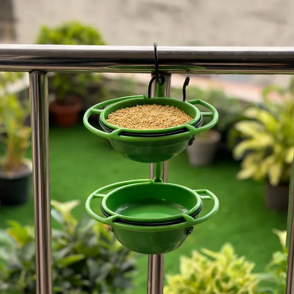 Green_Plastic_Bird_Feeder_Bowl_With_Cage_Stand