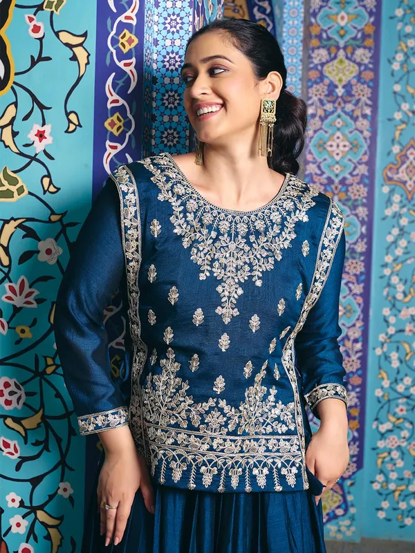 Royal_Blue_Vichitra_Embroidered_Choli_Skirt_Set_For_Women