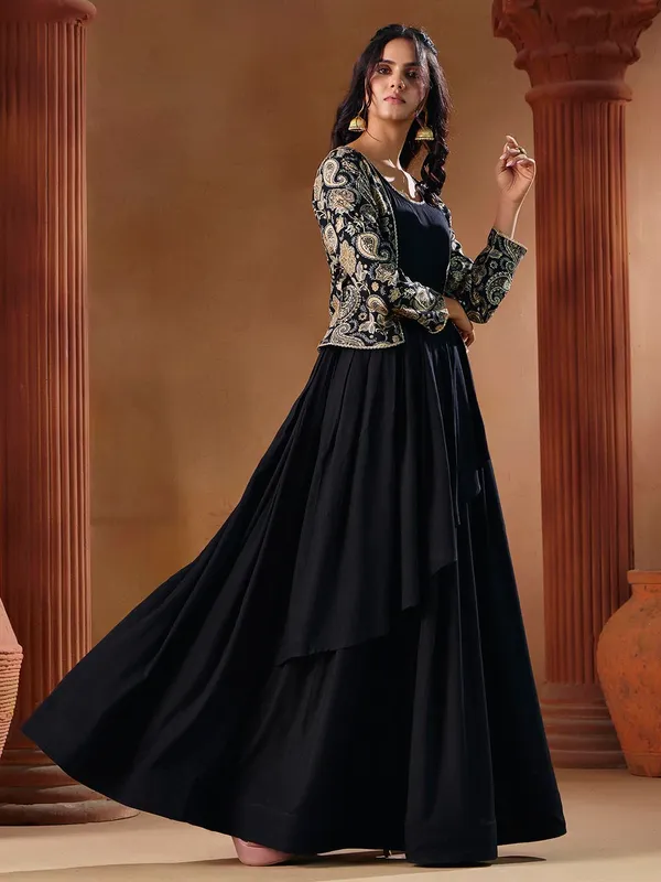 Black_Rayon_Printed_Kurti_Indo_Western_Long_Gown_Set_For_Women
