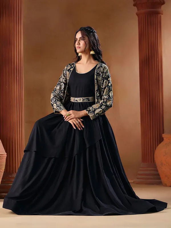 Black_Rayon_Printed_Kurti_Indo_Western_Long_Gown_Set_For_Women
