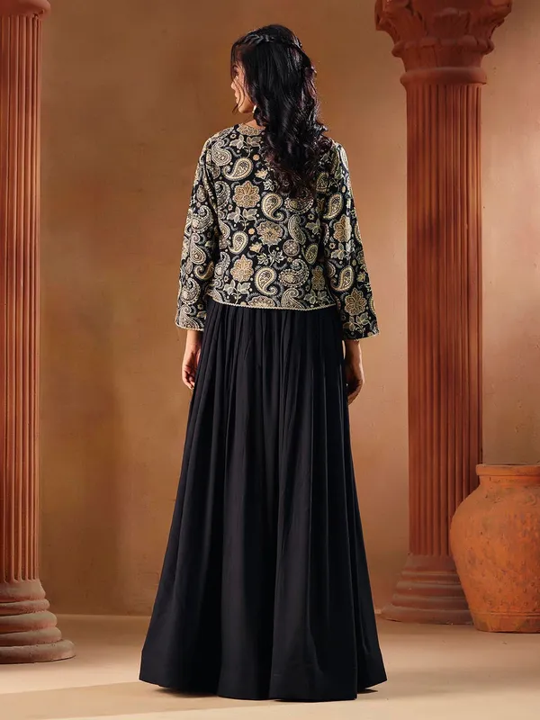Black_Rayon_Printed_Kurti_Indo_Western_Long_Gown_Set_For_Women