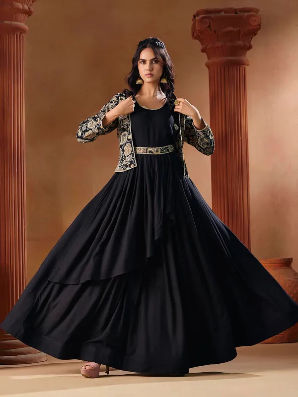 Black_Rayon_Printed_Kurti_Indo_Western_Long_Gown_Set_For_Women
