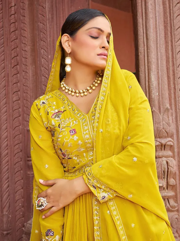 Yellow_Georgette_Embroidered_Anarkali_Gown_With_Dupatta_For_Women