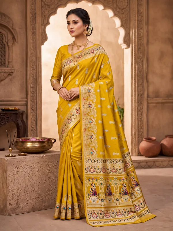 Yellow_Silk_Woven_Paithani_Border_Traditional_Saree_For_Women