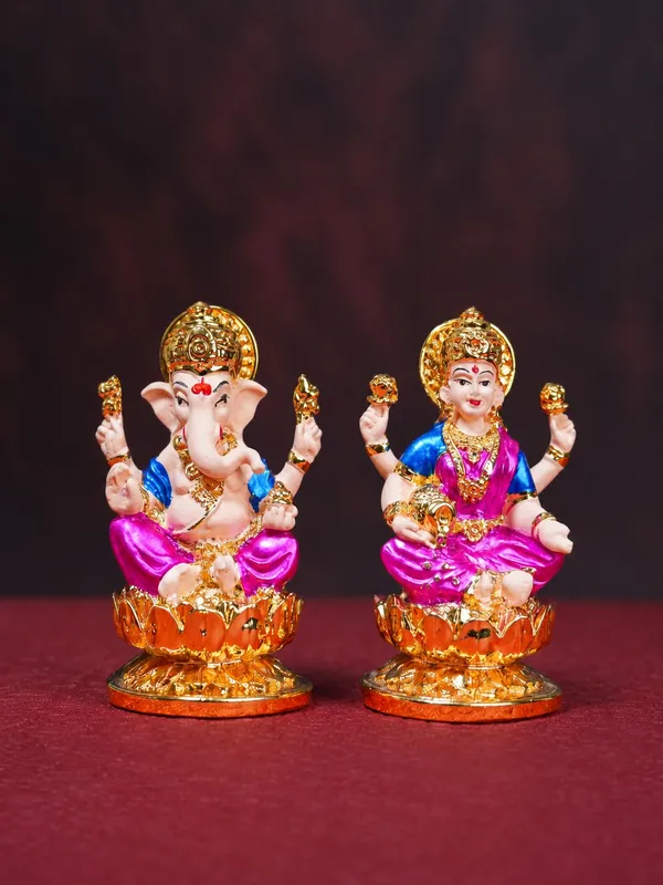 24K_Gold_Plated_Non-Breakable_Lakshmi_Ganesh_Idol_with_2g_Lakshmi_Ganesh_Silver_Coin_Combo