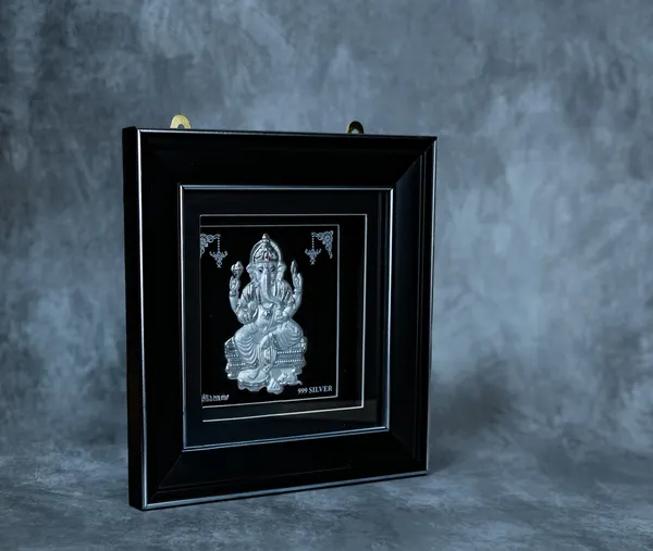 Divya_Lord_Ganesha_999_Silver_Premium_Shadow_Frame