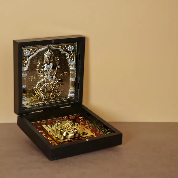 24K_Gold_Divya_Mahalakshmi_Charan_Paduka_Pooja_Box