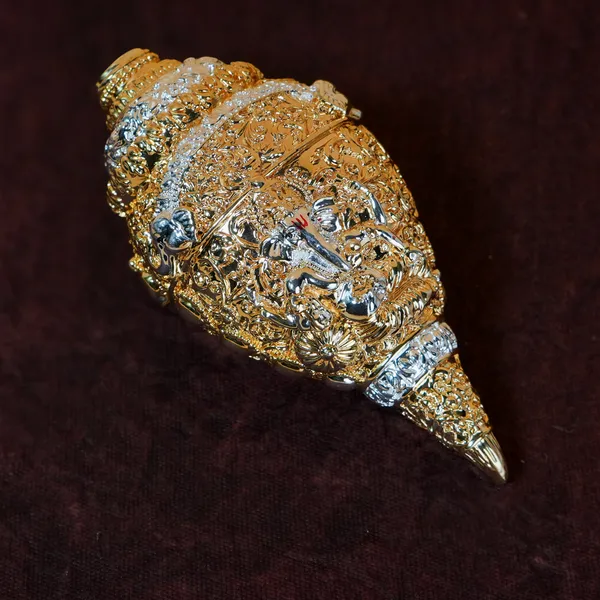 Divya_Sacred_Shankh_Conch_Gold-Tone_Decorative_Idol