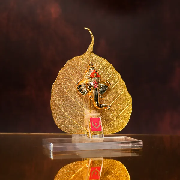 24K_Gold_Divya_Ganesha_Peepal_Leaf_Spiritual_Showpiece