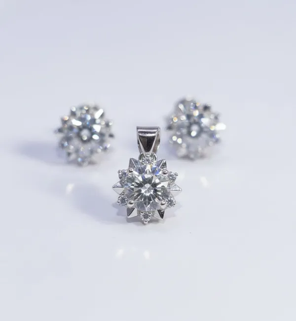 925_Sterling_Silver_Celestial_Star-Burst_Pendant_&_Earring_Set_(With_Chain)
