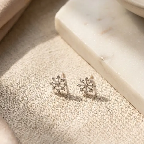 925_Sterling_Silver_Finish_Crystal_Snowflake_Stud_earrings