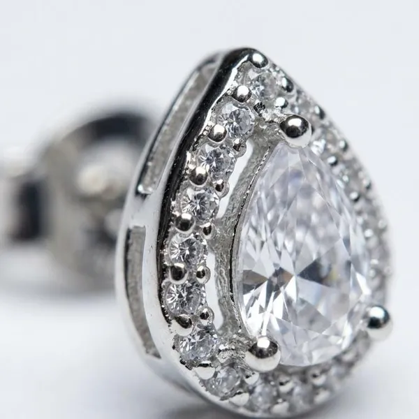 925_Sterling_Silver_Finish_Teardrop_Crystal_nosepins