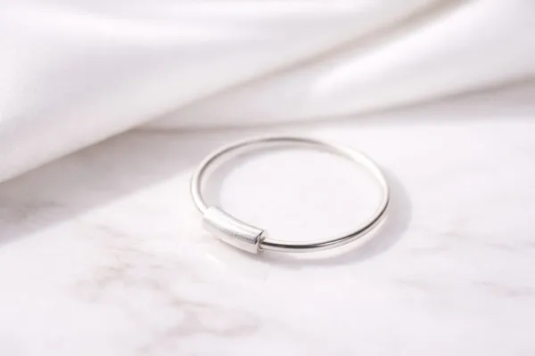 925_Sterling_Silver_Minimal_Hoop_Nose_Ring