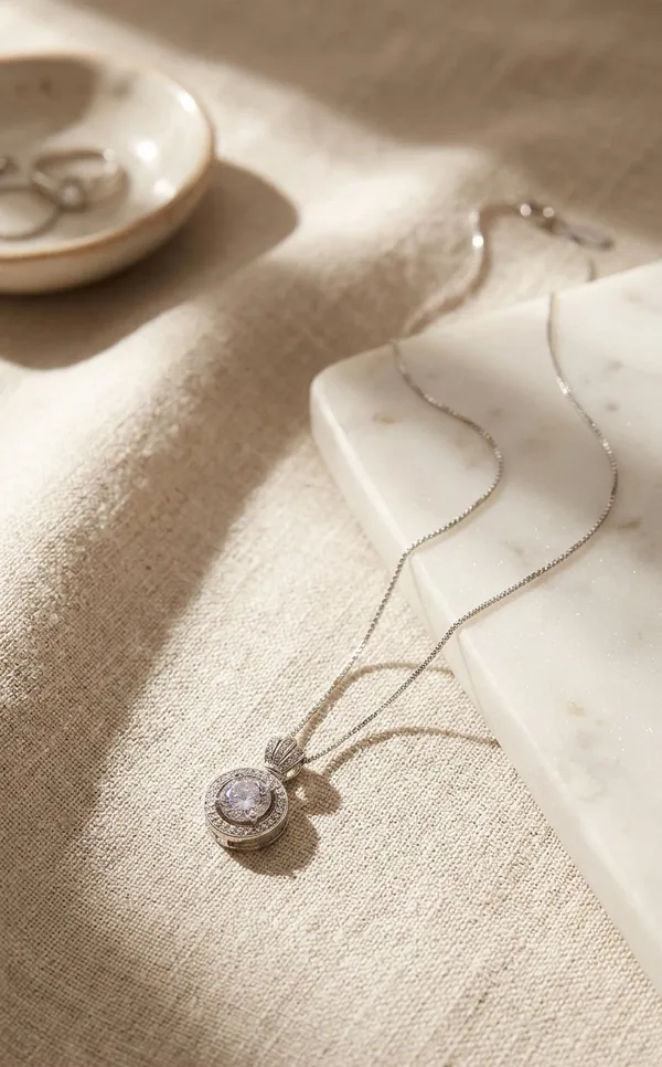 925_Sterling_Silver_Radiant_Circle_Stone_Jewellery_Pendent_(With_Chain)