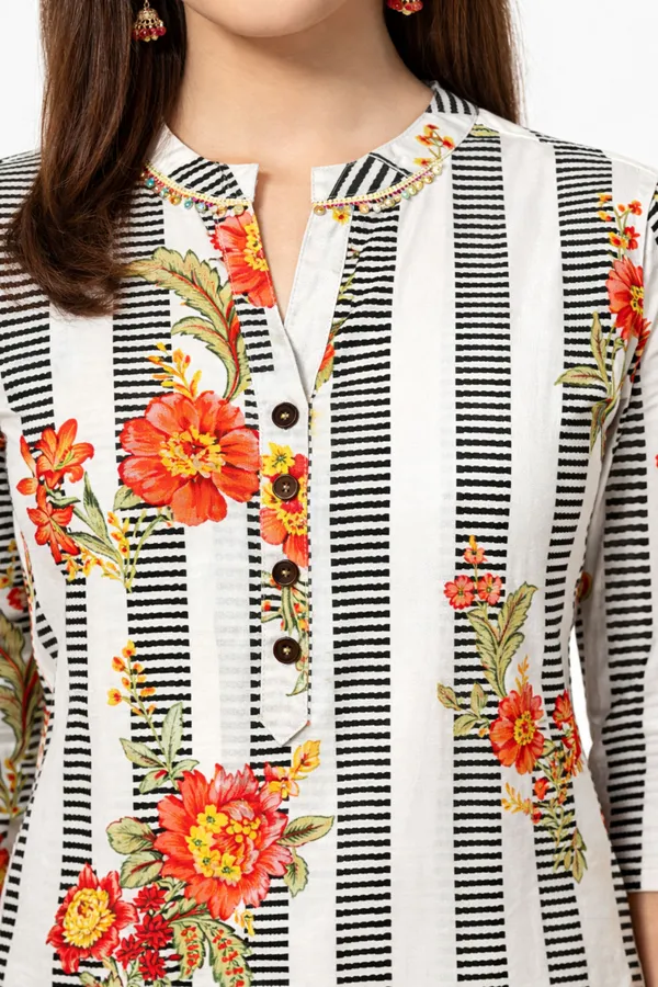 Neutone_Women_Floral_Print_Straight_Kurta_(White,_Black)
