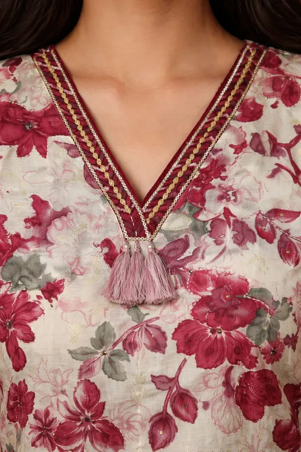 Neutone_Women_Floral_Print_Straight_Kurta_(Pink,_Beige)