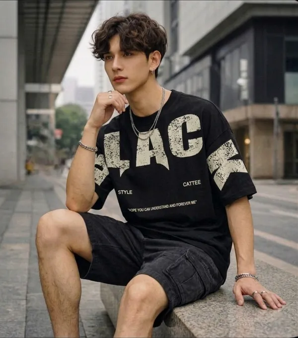 Black_Graphic_Oversized_T-Shirt_for_Men