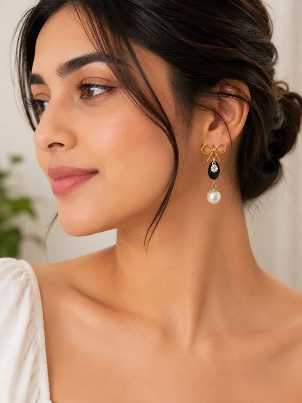 Black_&_Pearl_Drop_Earrings