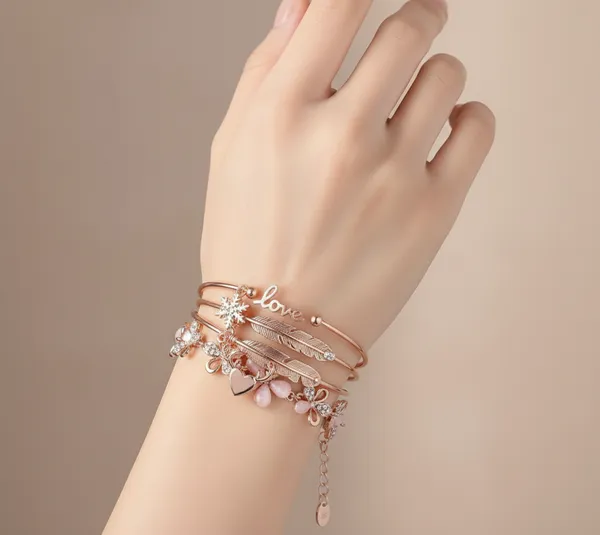 Love_And_Leaf_Charm_Bracelet