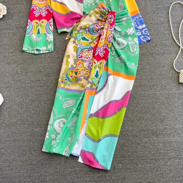 Vintage_Floral_Top_With_Mid-Length_Skirt