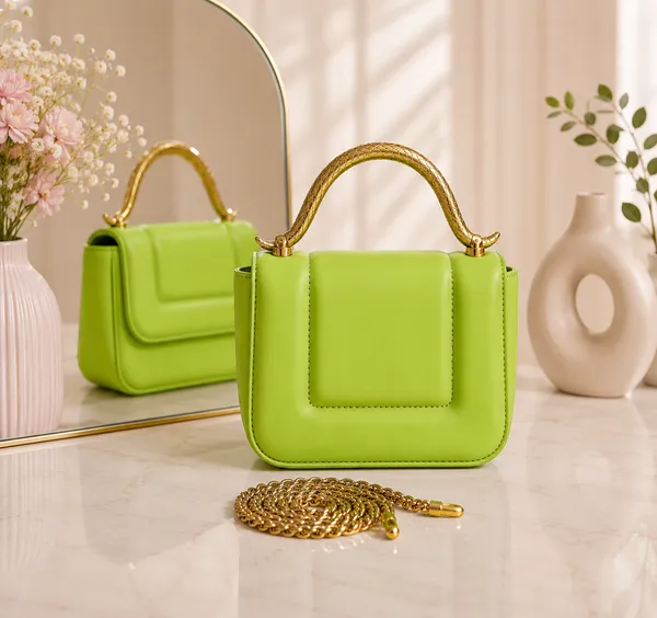 Luxury_Snake_Handle_Handbag