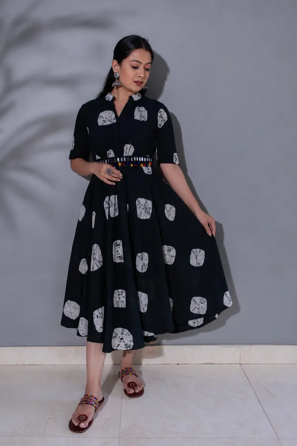 Black_Kala_Cotton_Printed_Fit_And_Flare_Midi_Dress_For_Women