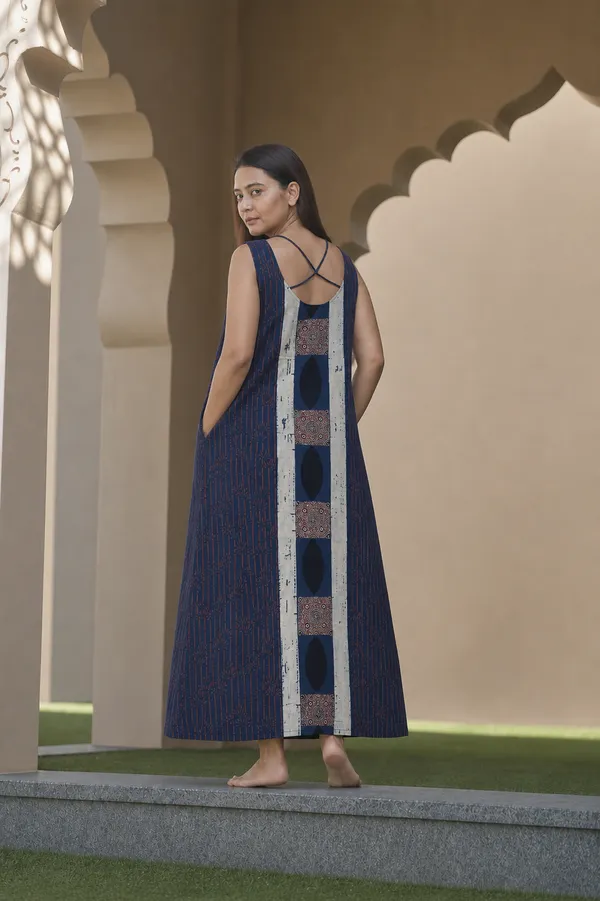 Navy_Blue_Panelled_Sleeveless_A_Line_Dress