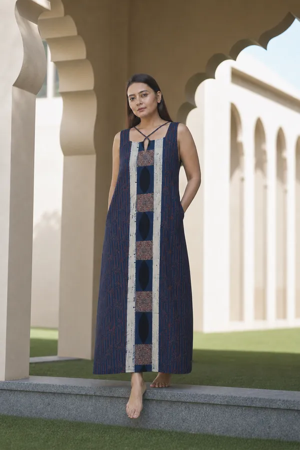 Navy_Blue_Panelled_Sleeveless_A_Line_Dress