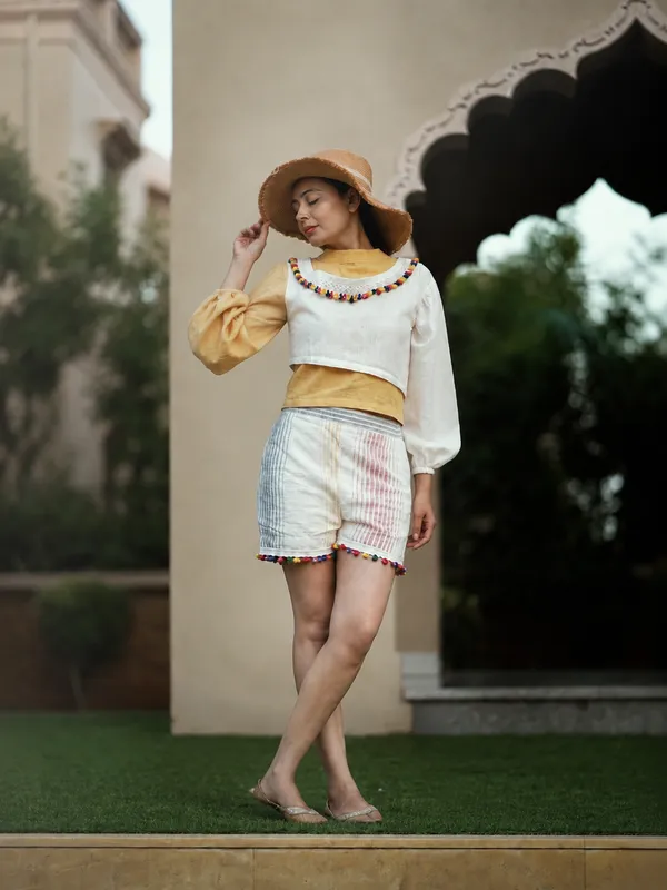 Cream_Cotton_Puff_Sleeve_Crop_Top_And_Shorts_Set_For_Women