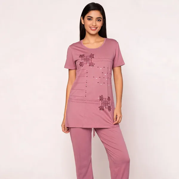 Pink_Cotton_Relaxed_Fit_Printed_Night_Suit_For_Women
