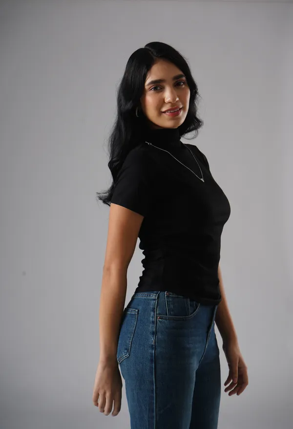 Black_Noir_Muse_Fitted_Top