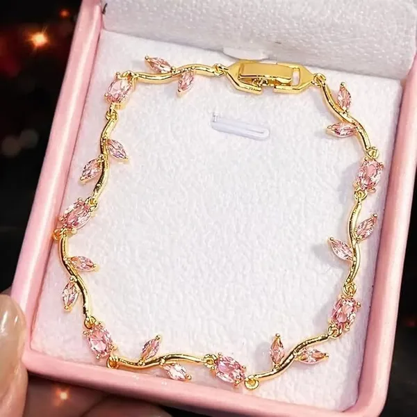 Gold_Alloy_Bracelet_For_Women