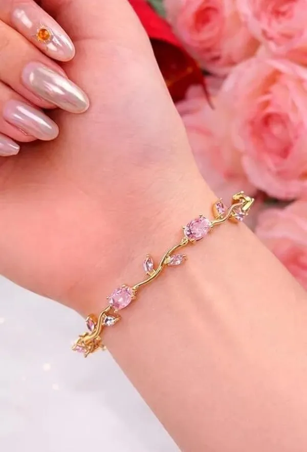 Gold_Alloy_Bracelet_For_Women