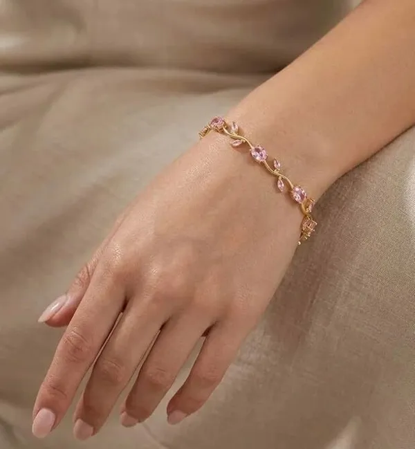 Gold_Alloy_Bracelet_For_Women