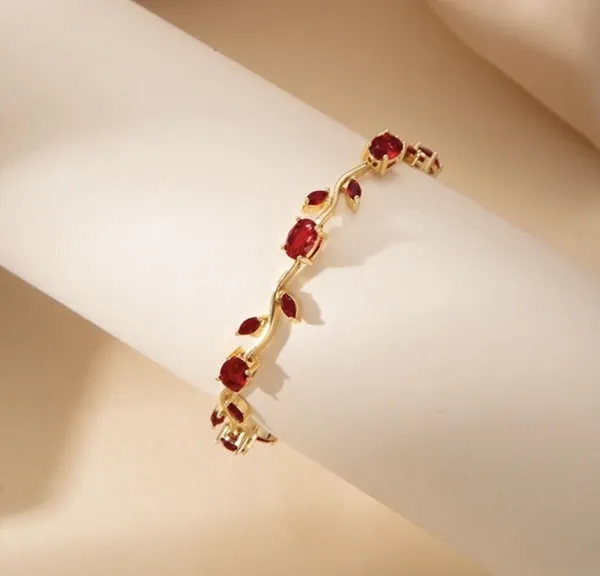 Gold_Alloy_Bracelet_For_Women