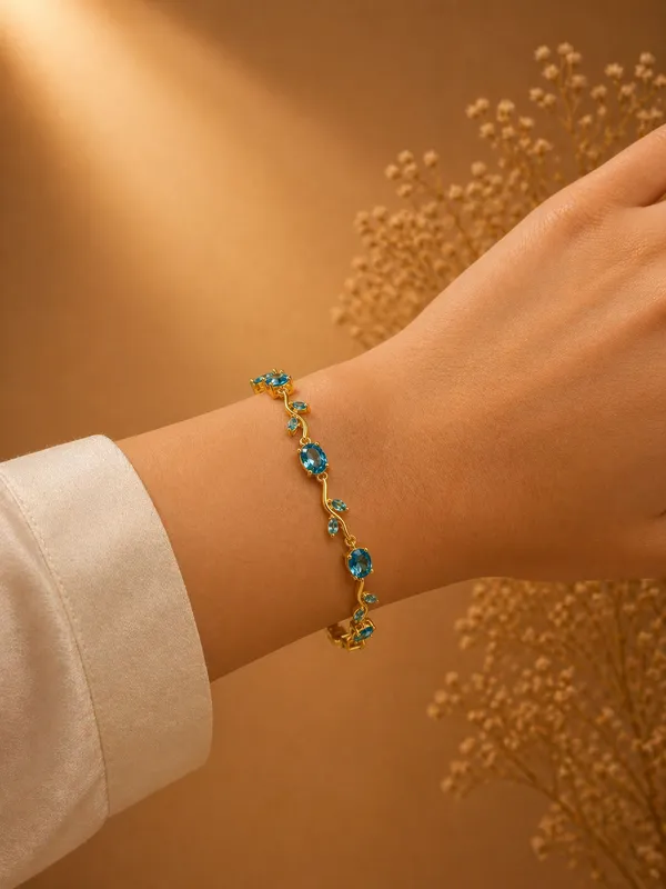 Gold_Alloy_Bracelet_For_Women