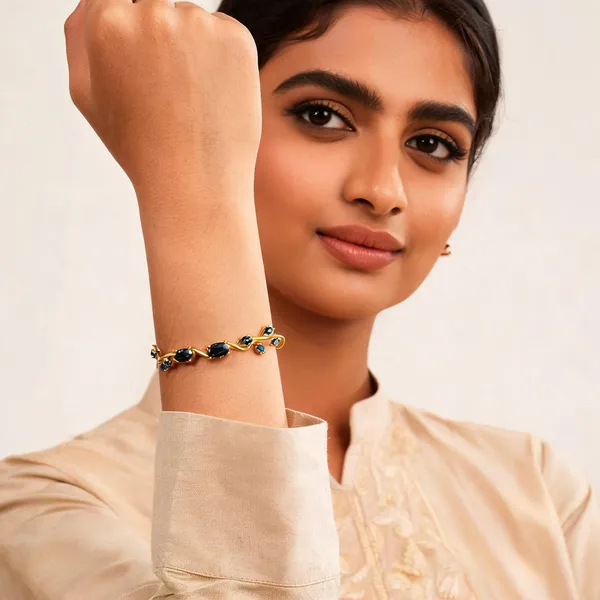 Gold_Alloy_Bracelet_For_Women