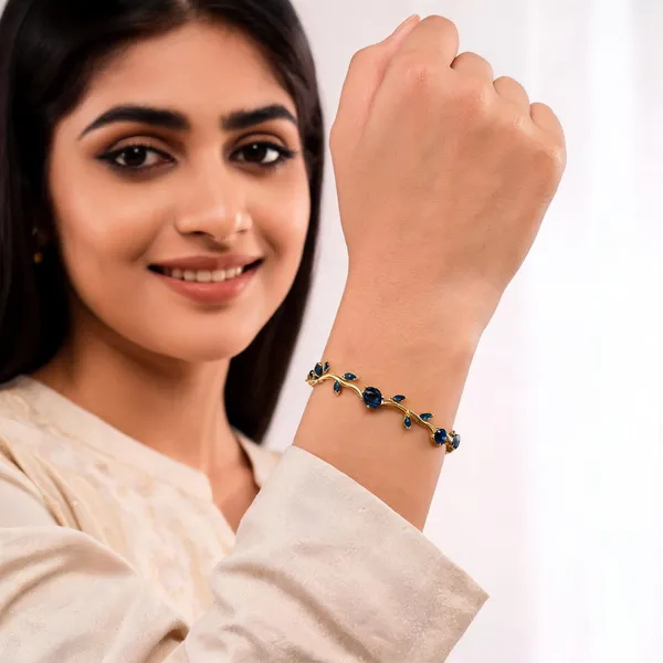 Gold_Alloy_Bracelet_For_Women